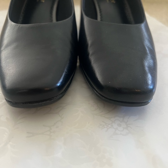 Liz Claiborne “Villager” leather pump size 9M worn 1 time! - Picture 3 of 11